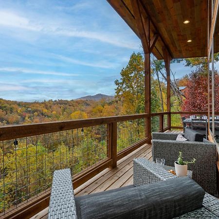 The Overlook - '21 Cabin - Gorgeous Unobstructed Views - Fire Pit Table - Gamerm - Hottub - Xbox - Lots Of Bears Gatlinburg Εξωτερικό φωτογραφία